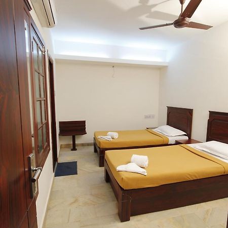 Hotel Park Avenue Kochi Exteriör bild