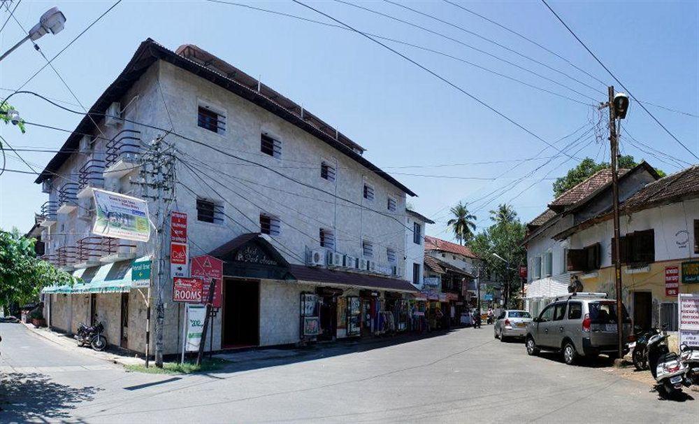 Hotel Park Avenue Kochi Exteriör bild