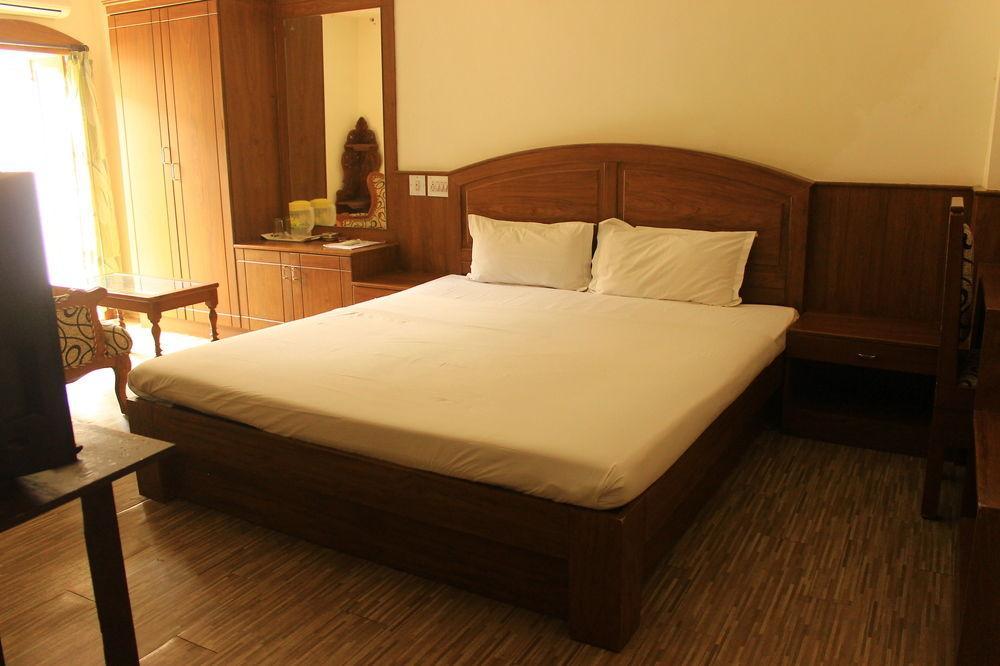 Hotel Park Avenue Kochi Exteriör bild