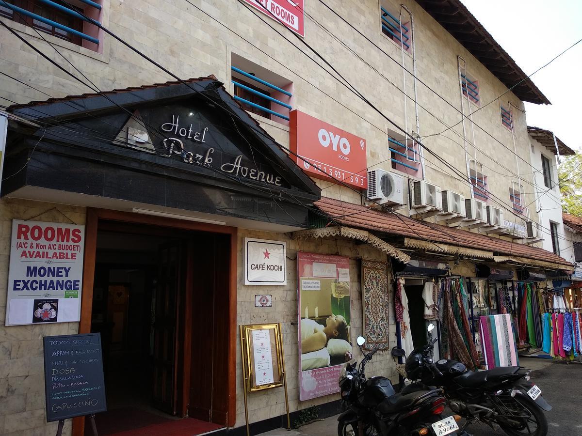 Hotel Park Avenue Kochi Exteriör bild