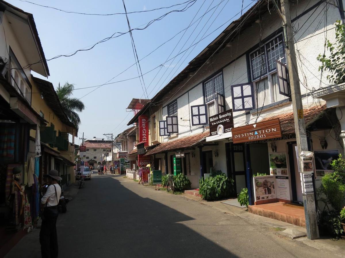 Hotel Park Avenue Kochi Exteriör bild