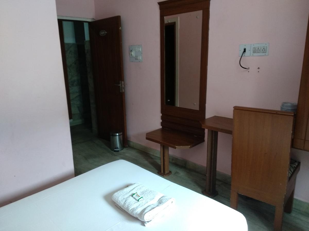 Hotel Park Avenue Kochi Exteriör bild